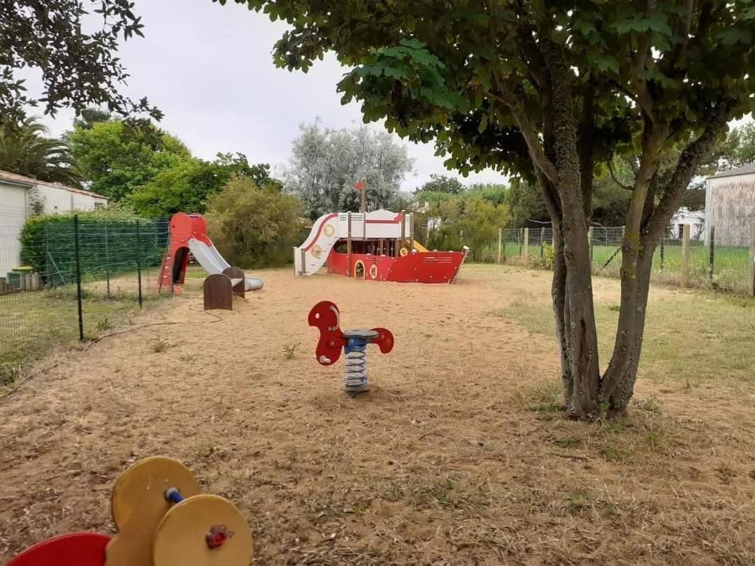 Parc Residentiel A La Cotiniere, Piscine, Proche Plage, Nature & Calme Kültér fotó
